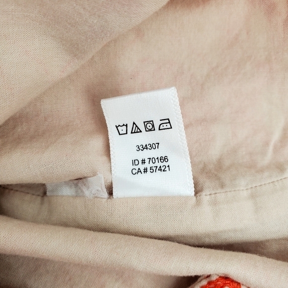 Ann Taylor Loft Women's Red Floral Embroidered Shorts - Picture 5 of 5